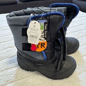 Kids Black Rain Snow Boots Non-slip Hook & Loop Closure temperature rated size 9